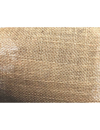 Tecido de serrapilheira. Cor natural.