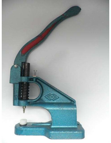 RIVET PUTTING MACHINE