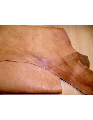 PIEDS DE CHÈVRE GRAISSÉS AVEC DE LA PÂTE