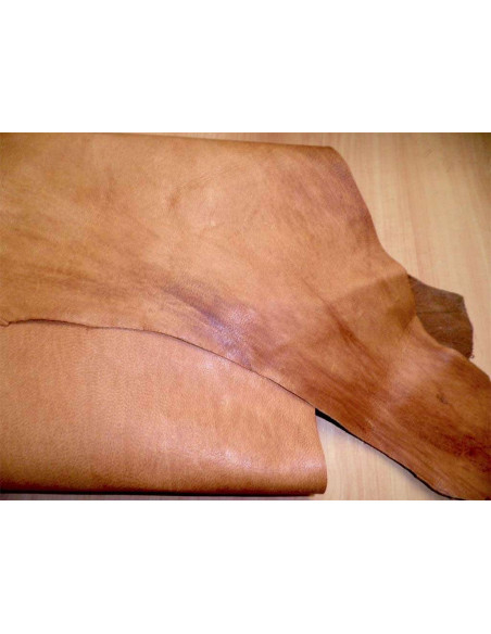 PIEDS DE CHÈVRE GRAISSÉS AVEC DE LA PÂTE