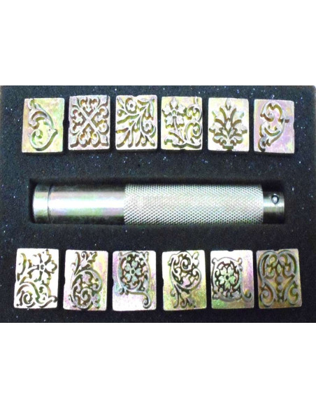 SET DE TIMBRE AVEC MOTIFS FLORAUX