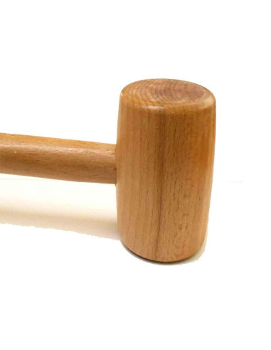 Maillet en bois fabriqué à la main en bois durable et délicat marteau en bois fabriqué à la main. 