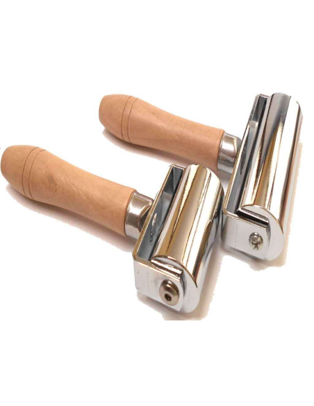 STEEL ROLLERS FOR SEALING THE LEATHER