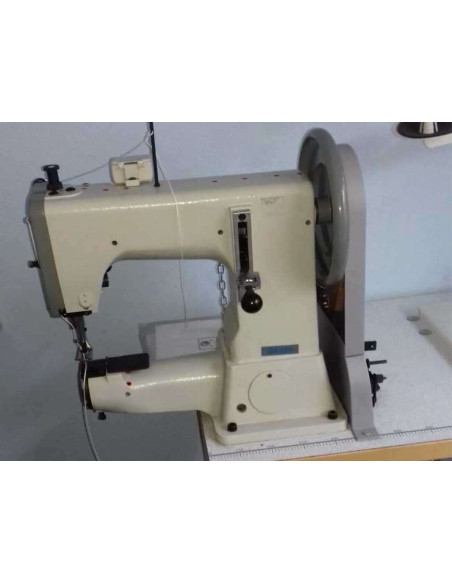 MÁQUINA DE COSTURA SEMI-NOVA