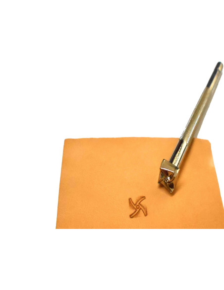 OUTILS POUR LA GRAVURE SUR CUIR. TUEUR
