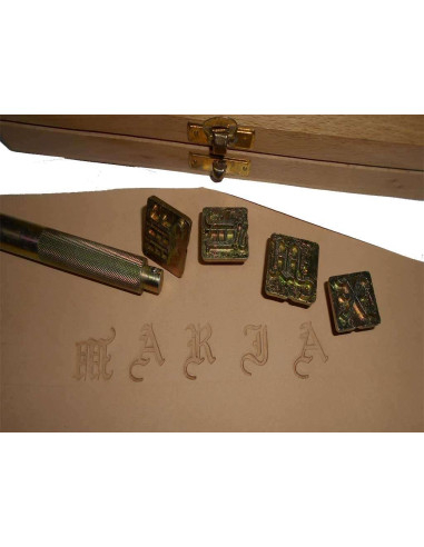 BUCHSTABEN ZUM GRAVIEREN IN DAS LEDERALPHABET