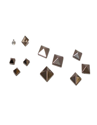 RIVETS EN FORME DE PYRAMIDE