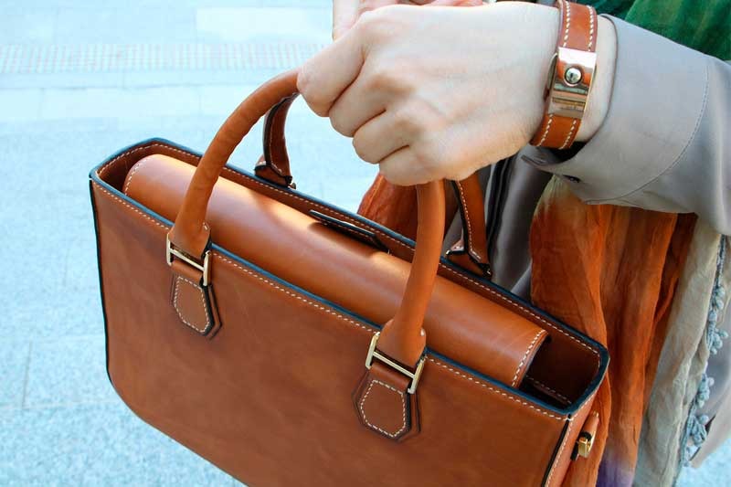 Un aperçu de l’histoire de la maroquinerie et de l’éthique autour du cuir